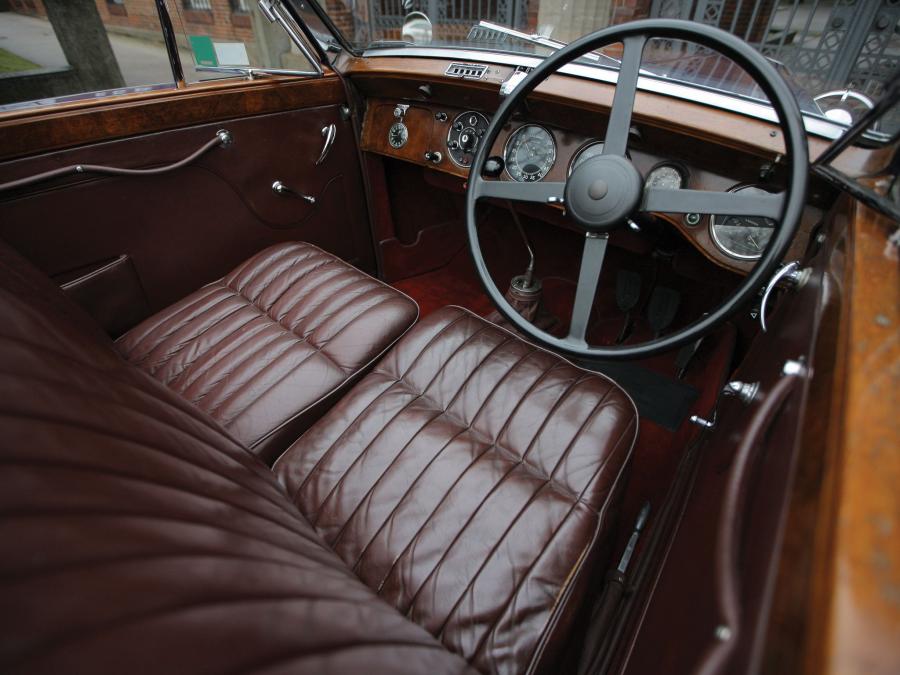 Торпедо Lagonda V12 Rapide Drophead Coupe 1938 года  (фото 12 из 33)